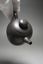 Load image into Gallery viewer, 165ml Julunzhu Nixing Teapot by Wu Sheng Sheng 坭兴吴盛胜巨轮珠