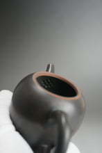 Load image into Gallery viewer, 165ml Julunzhu Nixing Teapot by Wu Sheng Sheng 坭兴吴盛胜巨轮珠