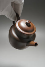 Load image into Gallery viewer, Wood Fired Dicaoqing Zhihu Shipiao Yixing Teapot 柴烧底槽清执壶 165ml