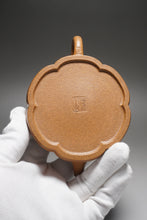 Load image into Gallery viewer, Fully Handmade Huangjin Duan Jinwen Yule by Hu Manshan 全手工胡漫山黄金段筋纹鱼乐 170ml