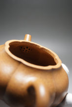 Load image into Gallery viewer, Fully Handmade Huangjin Duan Jinwen Yule by Hu Manshan 全手工胡漫山黄金段筋纹鱼乐 170ml