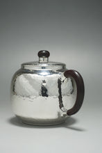 Load image into Gallery viewer, 999 Pure Silver Handmade Mulan Teapot 全手工锤纹纯银999木兰壶 170ml