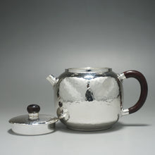 Load image into Gallery viewer, 999 Pure Silver Handmade Mulan Teapot 全手工锤纹纯银999木兰壶 170ml