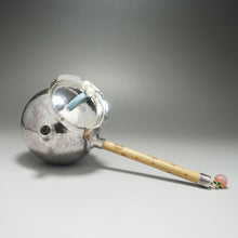 Load image into Gallery viewer, 999 Pure Silver Handmade Side Handle Teapot with Baroque Pearls 全手工长柄侧把银壶 170ml