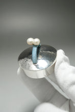 Load image into Gallery viewer, 999 Pure Silver Handmade Side Handle Teapot with Baroque Pearls 全手工长柄侧把银壶 170ml