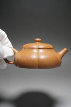 Load image into Gallery viewer, Fully Handmade Huangjin Duan Jinwen Yule by Hu Manshan 全手工胡漫山黄金段筋纹鱼乐 170ml