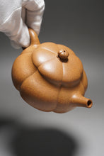 Load image into Gallery viewer, Fully Handmade Huangjin Duan Jinwen Yule by Hu Manshan 全手工胡漫山黄金段筋纹鱼乐 170ml