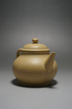 Load image into Gallery viewer, Benshan Lüni Bale Shuiping Yixing Teapot 本山绿泥芭乐水平壶 170ml