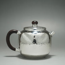 Load image into Gallery viewer, 999 Pure Silver Handmade Mulan Teapot 全手工锤纹纯银999木兰壶 170ml