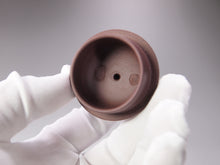Load image into Gallery viewer, Lao Zini Panhu Yixing Teapot 老紫泥潘壶 150ml