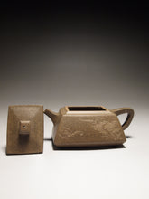 Load image into Gallery viewer, Fully Handmade Douqingni Changpiao Teapot 全手工吴余生豆青泥长瓢 180ml