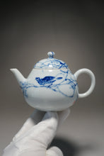 Load image into Gallery viewer, Qinghua Three Birds Jingdezhen Fine Porcelain Teapot by Master KuangShi 青花手绘匡石作梨形壶 180ml