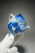 Load image into Gallery viewer, Qinghua Minnows under the Lotus Jingdezhen Fine Porcelain Teapot by Master KuangShi 青花手绘匡石作梨形壶 180ml