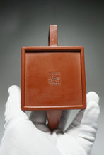 Load image into Gallery viewer, Fully Handmade Zhuni Dahongpao Fangshanyishi square teapot with carving by Wang Yujuan 全手工朱泥大红袍方山逸士带刻绘王玉娟制 180ml