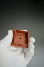 Load image into Gallery viewer, Fully Handmade Zhuni Dahongpao Fangshanyishi square teapot with carving by Wang Yujuan 全手工朱泥大红袍方山逸士带刻绘王玉娟制 180ml