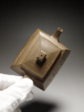Load image into Gallery viewer, Fully Handmade Douqingni Changpiao Teapot 全手工吴余生豆青泥长瓢 180ml