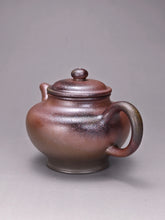 Load image into Gallery viewer, Wood Fired Duozhi Dicaoqing Yixing Teapot 柴烧底槽清掇只 185ml