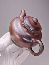 Load image into Gallery viewer, Wood Fired Duozhi Dicaoqing Yixing Teapot 柴烧底槽清掇只 185ml