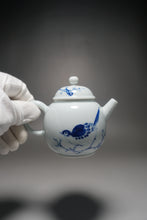 Load image into Gallery viewer, Qinghua partridge Jingdezhen Porcelain Teapot 青花壶鹧鸪茶壶 185ml