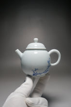 Load image into Gallery viewer, Qinghua partridge Jingdezhen Porcelain Teapot 青花壶鹧鸪茶壶 185ml