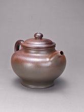 Load image into Gallery viewer, Wood Fired Duozhi Dicaoqing Yixing Teapot 柴烧底槽清掇只 185ml