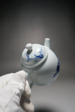 Load image into Gallery viewer, Qinghua partridge Jingdezhen Porcelain Teapot 青花壶鹧鸪茶壶 185ml