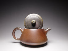Load image into Gallery viewer, Dafengjiang Wood Kiln Fired Shipiao Nixing Teapot  大风江柴烧平盖石瓢 190ml
