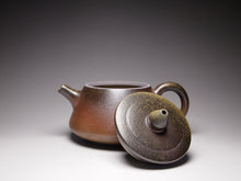Load image into Gallery viewer, Dafengjiang Wood Kiln Fired Shipiao Nixing Teapot  大风江柴烧平盖石瓢 190ml