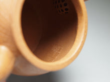 Load image into Gallery viewer, Fully Handmade Duanni Panzhu Yixing Teapot 全手工段泥盘筑 190ml
