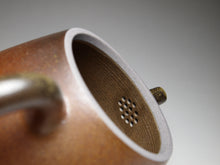 Load image into Gallery viewer, Dafengjiang Wood Kiln Fired Shipiao Nixing Teapot  大风江柴烧平盖石瓢 190ml