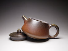 Load image into Gallery viewer, Dafengjiang Wood Kiln Fired Shipiao Nixing Teapot  大风江柴烧平盖石瓢 190ml