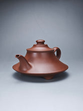 Load image into Gallery viewer, Fully Handmade Dicaoqing Yunlu Yixing Teapot by Xu Weimin 全手工徐卫民底槽清云炉 190ml