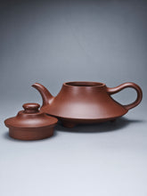 Load image into Gallery viewer, Fully Handmade Dicaoqing Yunlu Yixing Teapot by Xu Weimin 全手工徐卫民底槽清云炉 190ml