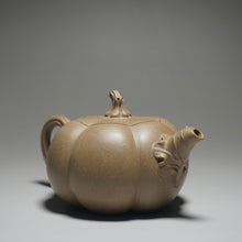 Load image into Gallery viewer, Fully Handmade Lao Duanni Pumpkin Yixing Teapot by Fan Aijuan 全手工老段泥南瓜壶 (范爱娟制) 210ml