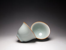 Load image into Gallery viewer, Ruyao Pear Teapot Tea Set 汝窑一壶两杯套装 165ml