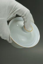 Load image into Gallery viewer, 160ml Big Flower Tianbai Jingdezhen Porcelain Gaiwan (no saucer) 大花神盖碗无碟