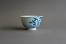 Load image into Gallery viewer, 120ml Qinghua Fanggu Jingdezhen Porcelain Teacups Set of Two