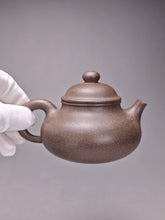Load image into Gallery viewer, Fully Handmade Douqingni Rongtian Yixing Teapot by Hu Manshan 胡漫山全手工豆青泥容天 200ml