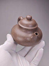 Load image into Gallery viewer, Fully Handmade Douqingni Rongtian Yixing Teapot by Hu Manshan 胡漫山全手工豆青泥容天 200ml