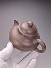Load image into Gallery viewer, Fully Handmade Douqingni Rongtian Yixing Teapot by Hu Manshan 胡漫山全手工豆青泥容天 200ml
