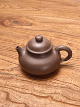 Load image into Gallery viewer, Fully Handmade Douqingni Rongtian Yixing Teapot by Hu Manshan 胡漫山全手工豆青泥容天 200ml