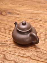 Load image into Gallery viewer, Fully Handmade Douqingni Rongtian Yixing Teapot by Hu Manshan 胡漫山全手工豆青泥容天 200ml