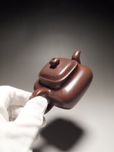 Load image into Gallery viewer, Fully Handmade Ziyujinsha Chuanlu Yixing Teapot 全手工谢乾制紫玉金砂传炉 200ml