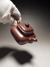 Load image into Gallery viewer, Fully Handmade Ziyujinsha Chuanlu Yixing Teapot 全手工谢乾制紫玉金砂传炉 200ml