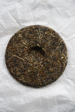 Load image into Gallery viewer, Spring 2025 Tianming XIAO HU SAI, BING DAO Big Tree Raw Pu'er Tea Cake