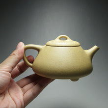 Load image into Gallery viewer, Benshan Lüni Mansheng Shipiao Yixing Teapot with Carvings 本山绿泥曼生石瓢刻绘(不肥而坚是以永年 )205ml