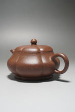 Load image into Gallery viewer, Fully Handmade Zini Jinwen Yixing Teapot by Hu Manshan 全手工胡漫山紫泥筋纹器梅花居士 210ml