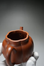 Load image into Gallery viewer, Fully Handmade Hongpilong Jingwen Yanxin Yixing Teapot by Gu Shuyun 全手工顾淑云红皮龙筋纹言心 210ml