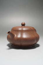 Load image into Gallery viewer, Fully Handmade Zini Jinwen Yixing Teapot by Hu Manshan 全手工胡漫山紫泥筋纹器梅花居士 210ml