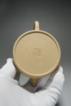 Load image into Gallery viewer, Fully Handmade Benshan Lüni Dezhong by Hu Manshan全手工本山绿泥德钟胡漫山制 210ml